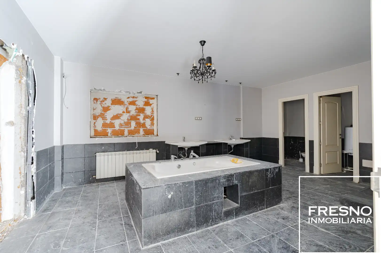 Baño de Casa o chalet en venta en Cobeña con Calefacción, Jardín privado y Trastero