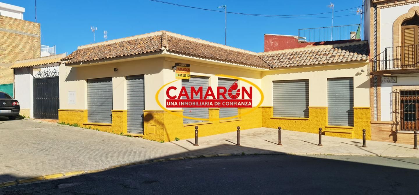 Vista exterior de Local en venda en La Puebla del Río