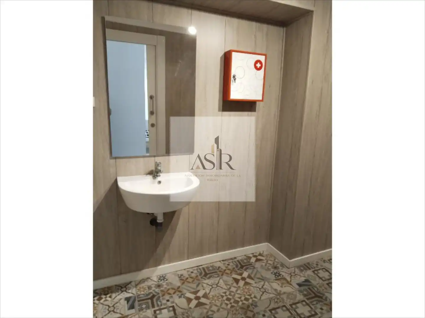 Bathroom of Office for rent in Alzira