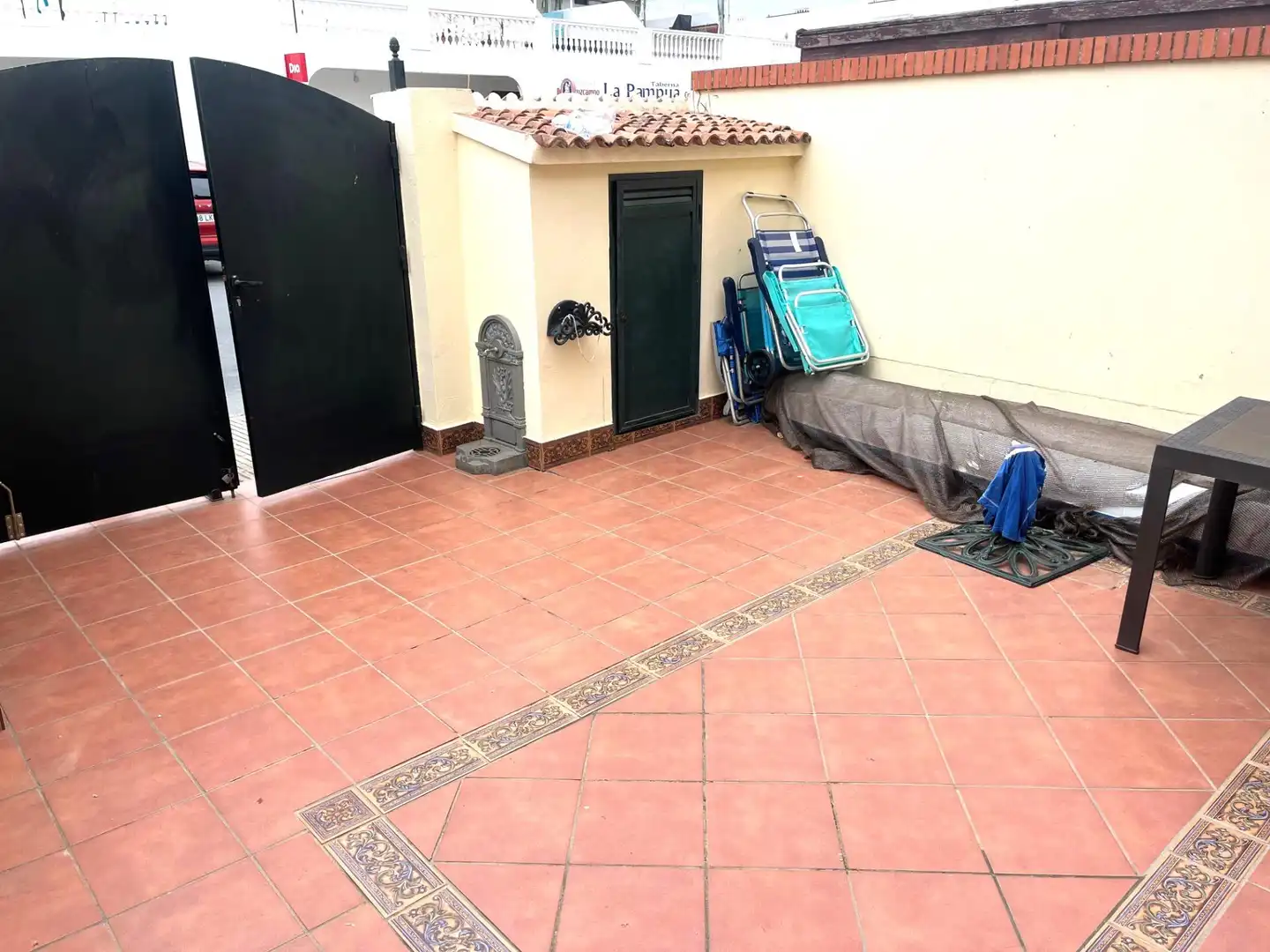 Terrasse von Einfamilien-Reihenhaus zum Verkauf in El Portil mit Möbliert und Balkon