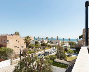 Vista exterior de Casa o xalet de lloguer en Castelldefels amb Aire condicionat, Calefacció i Jardí privat