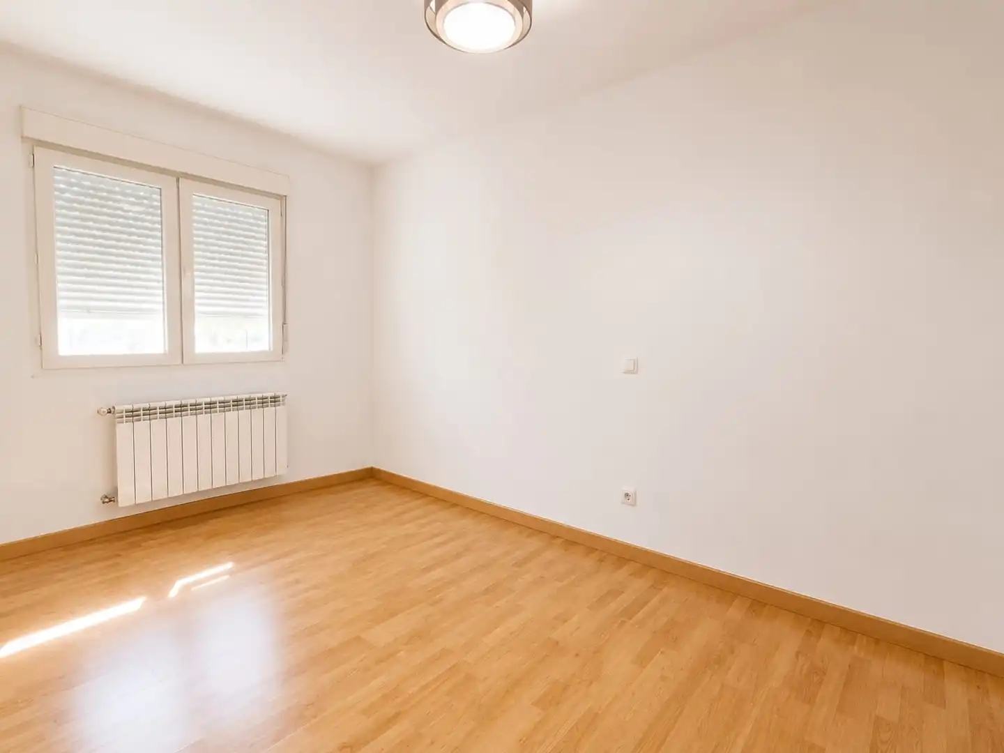 Dormitori de Casa adosada en venda en Illescas amb Aire condicionat, Calefacció i Jardí privat