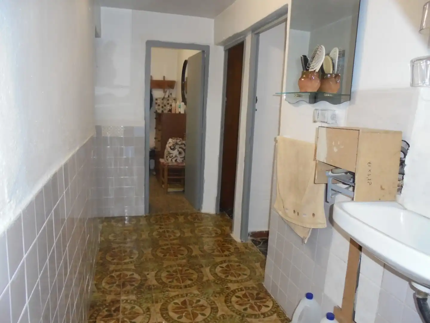 Kitchen of Houses for sale in Casinos  with Swimming Pool