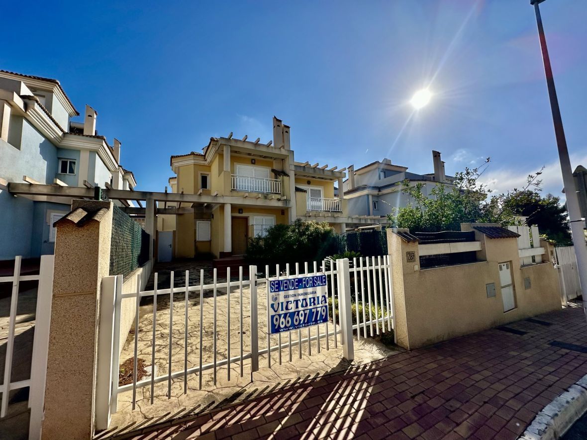 Vista exterior de Casa o chalet en venta en Santa Pola con Calefacción, Terraza y Piscina