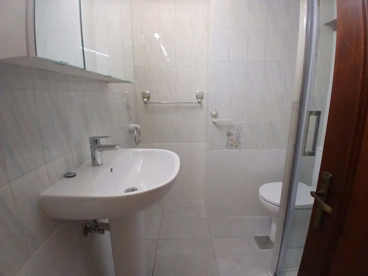 Baño de Piso de alquiler en Gijón  con Calefacción, Parquet y Amueblado