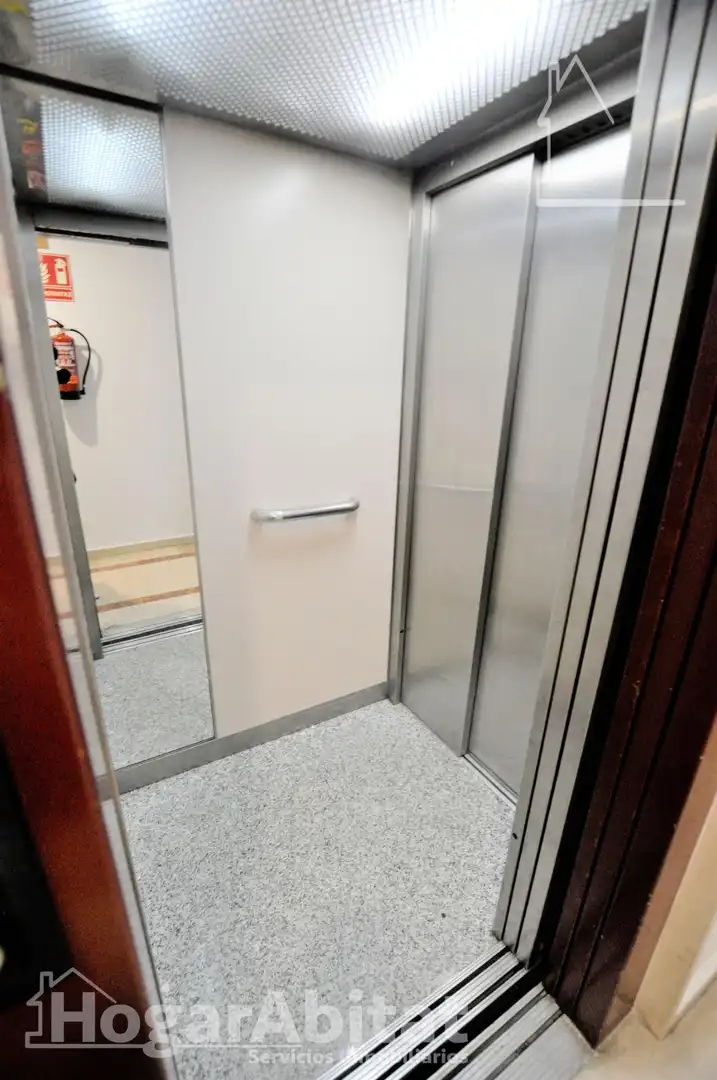 Piso en venta en Valencia con Aire acondicionado, Terraza y Amueblado