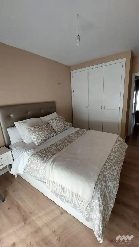 Dormitori de Casa o xalet en venda en Alhaurín de la Torre amb Aire condicionat, Jardí privat i Terrassa