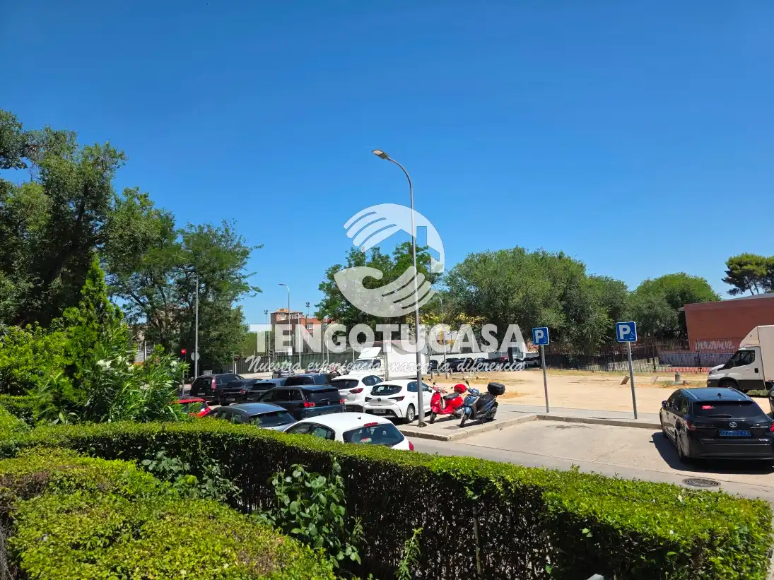 Parking de Piso en venta en Madrid con Calefacción, Parquet y Terraza