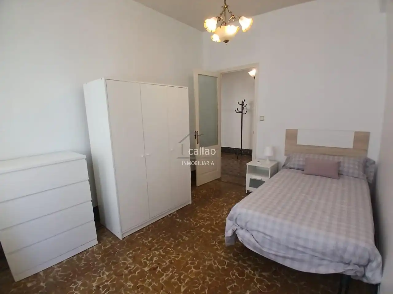 Habitación de Piso de alquiler en Ferrol con Calefacción y Amueblado
