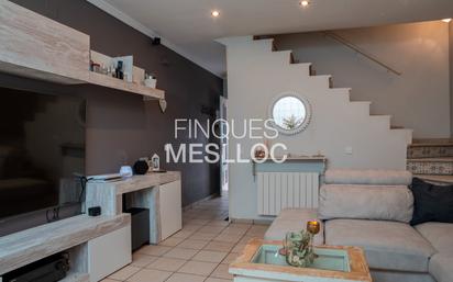 Living room of Single-family semi-detached for sale in Vilassar de Dalt  with Air Conditioner and Terrace