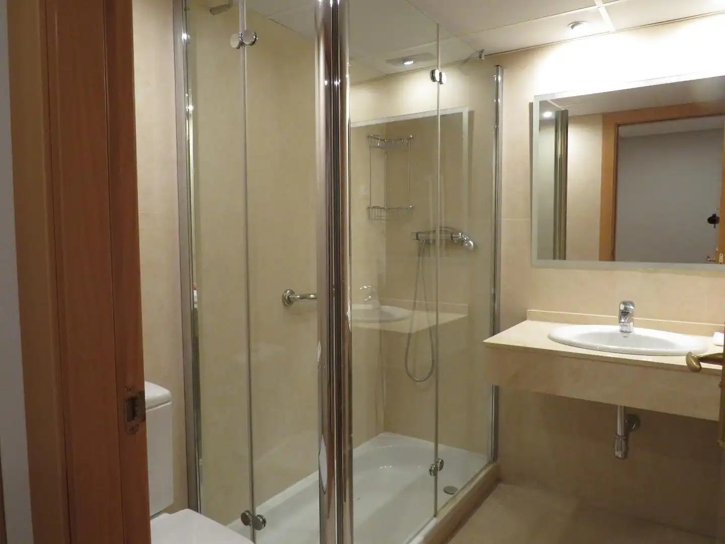 Baño de Casa adosada de alquiler en Zaragoza con Terraza, Trastero y Piscina