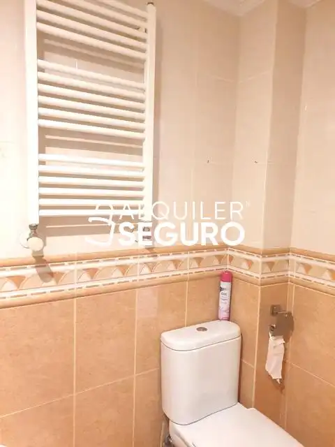 Badezimmer von Wohnung zur Miete in Getafe mit Klimaanlage, Heizung und Terrasse