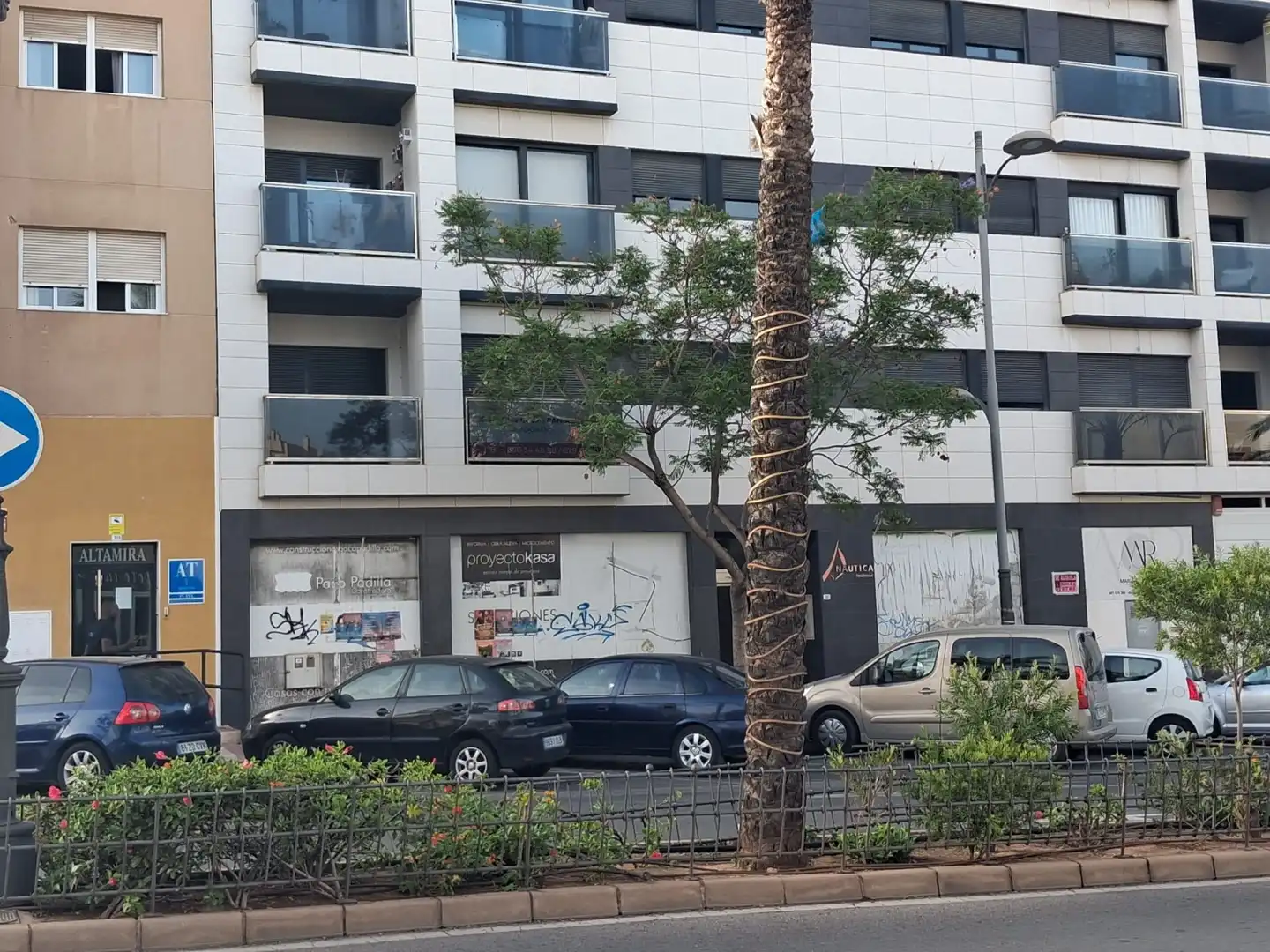 Außenansicht von Gebäude zum Verkauf in Roquetas de Mar