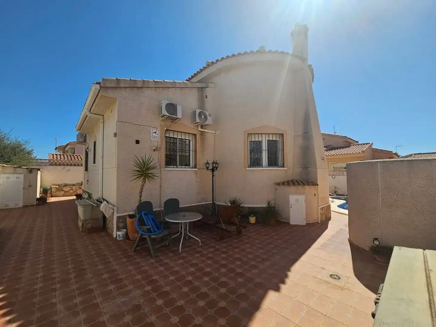 Vista exterior de Casa o xalet en venda en Rojales amb Aire condicionat, Jardí privat i Piscina