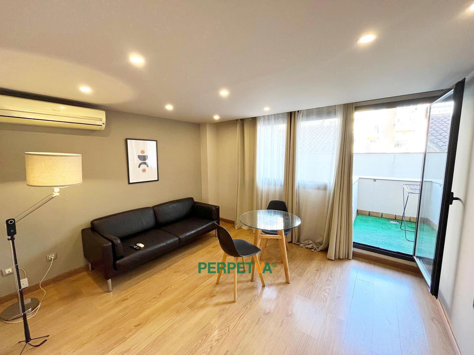 Exterior view of Flat to rent in  Barcelona Capital  with Air Conditioner, Terrace and Swimming Pool