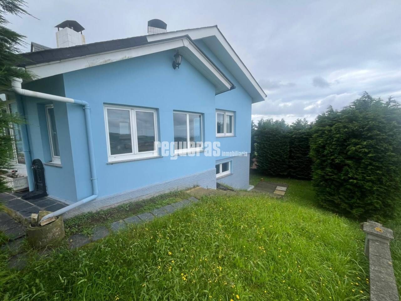 Exterior view of House or chalet for sale in Navia  with Heating, Private garden and Terrace