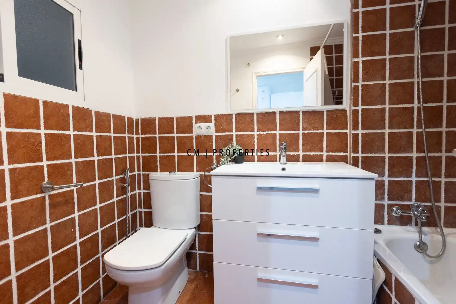 Baño de Piso en venta en Valencia con Aire acondicionado, Calefacción y Amueblado
