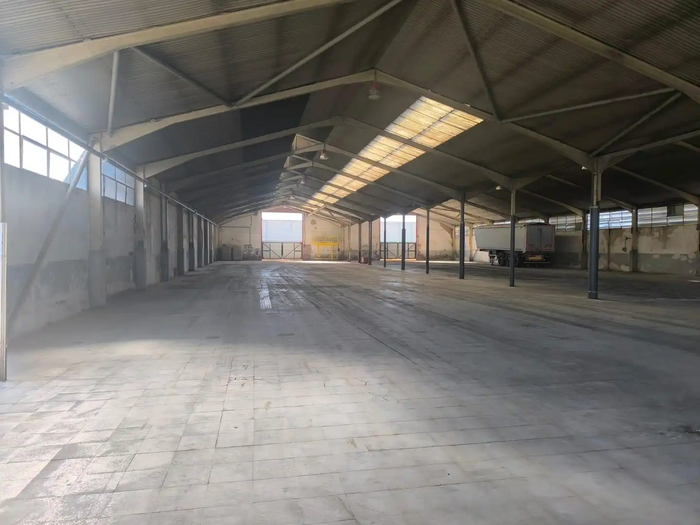 Fabrikhallen zur Miete in Santpedor