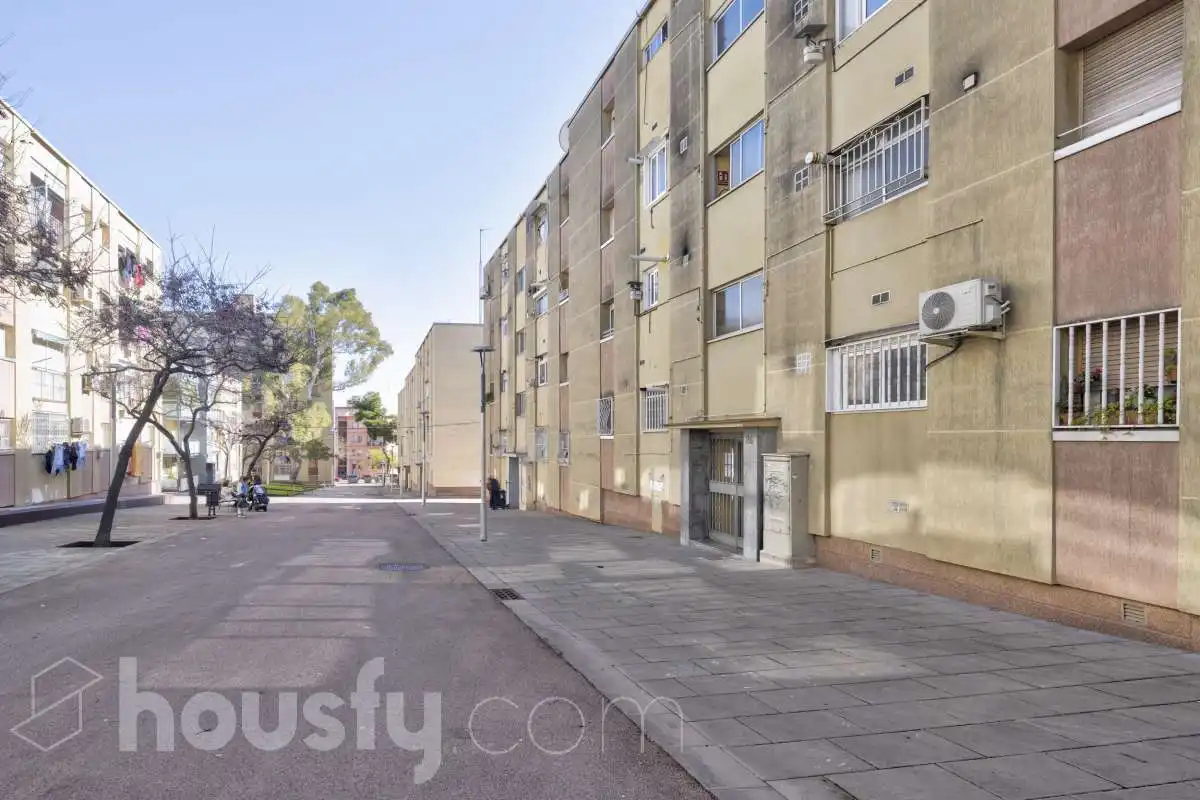 Außenansicht von Wohnung zum Verkauf in Barcelona mit Klimaanlage, Terrasse und Balkon