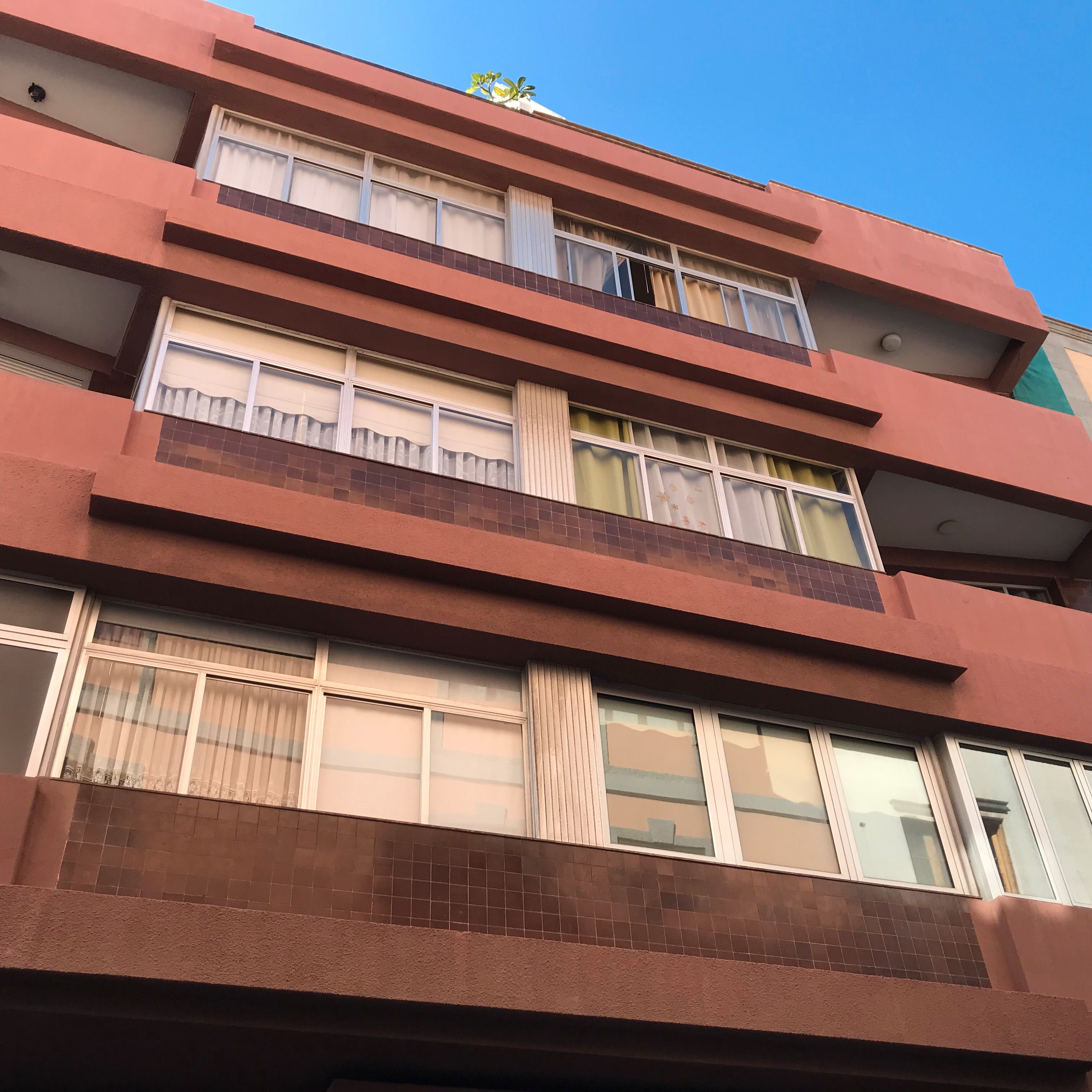 Vista exterior de Pis en venda en Las Palmas de Gran Canaria amb Microones i Balcó