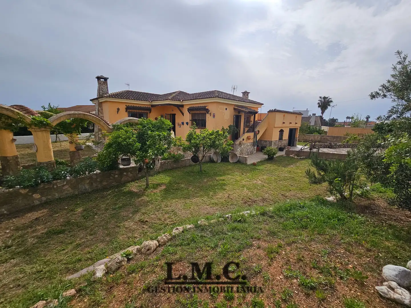 Chalet con jardín en venta en Calle Atún, imagen 3
