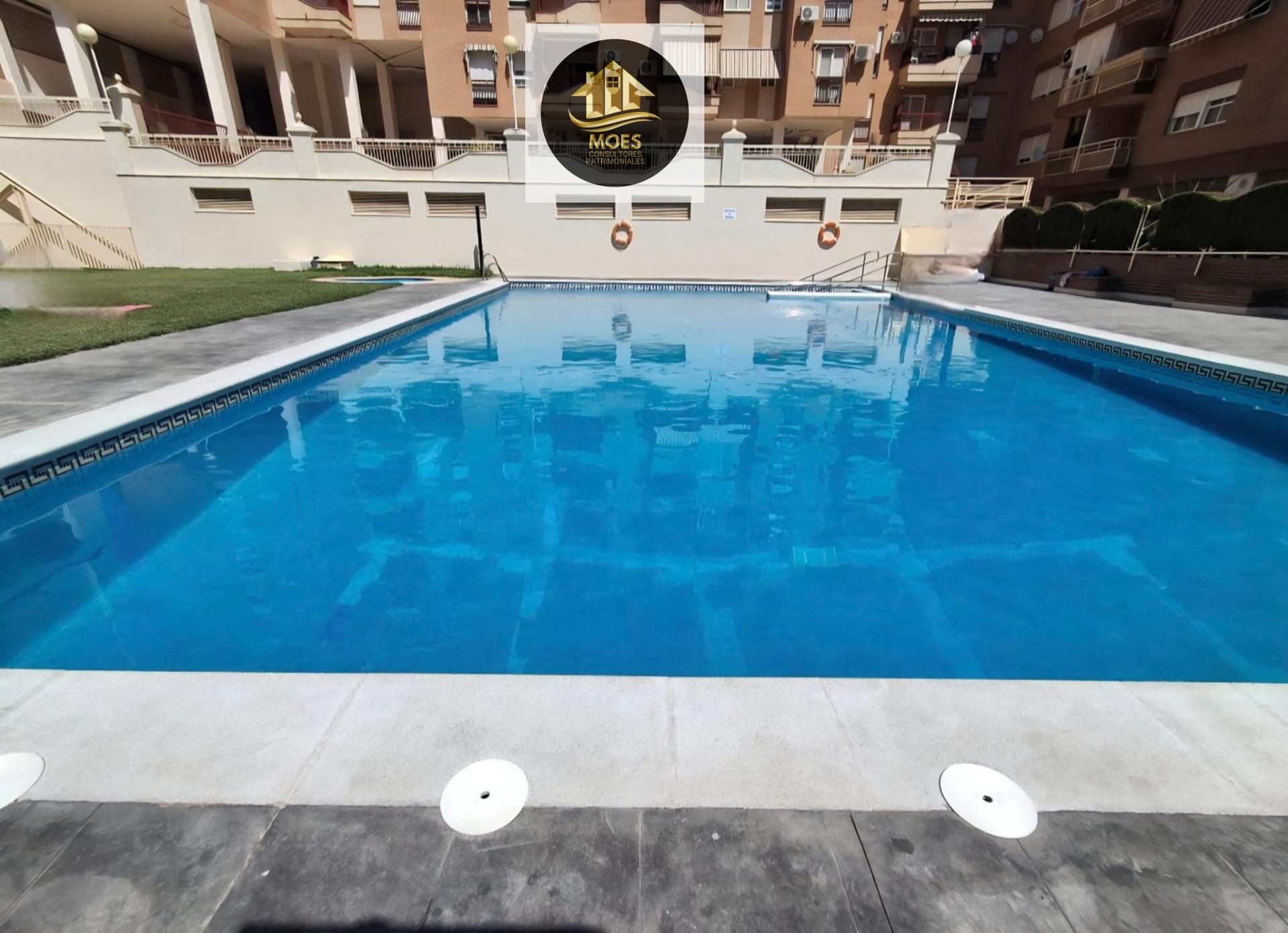 Piscina de Piso en venta en  Jaén Capital con Aire acondicionado, Calefacción y Jardín privado