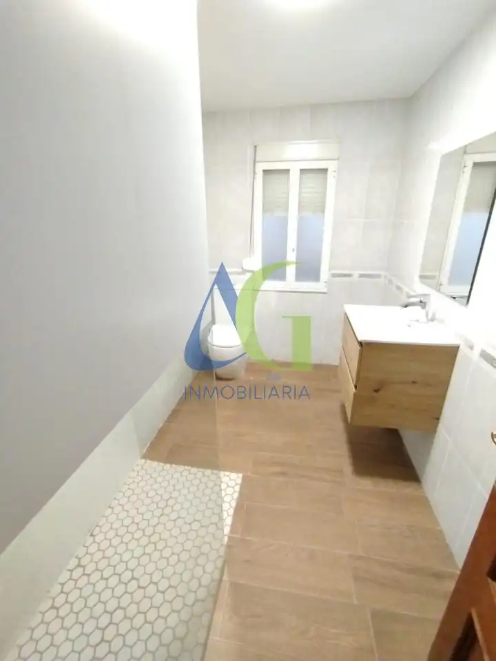 Baño de Piso en venta en León Capital  con Calefacción, Parquet y Terraza