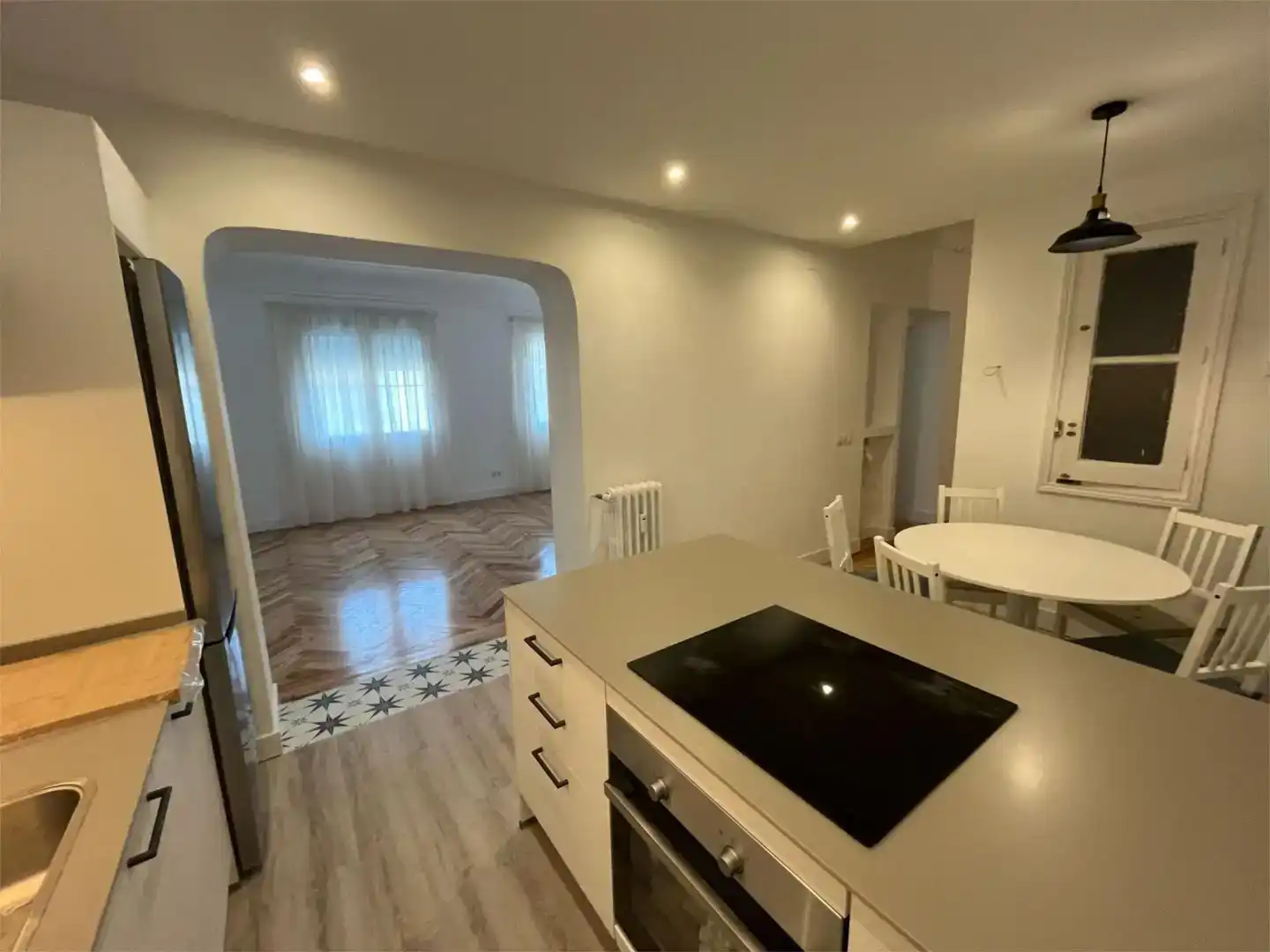 Cuina de Pis de lloguer en Madrid amb Aire condicionat, Parquet i Moblat