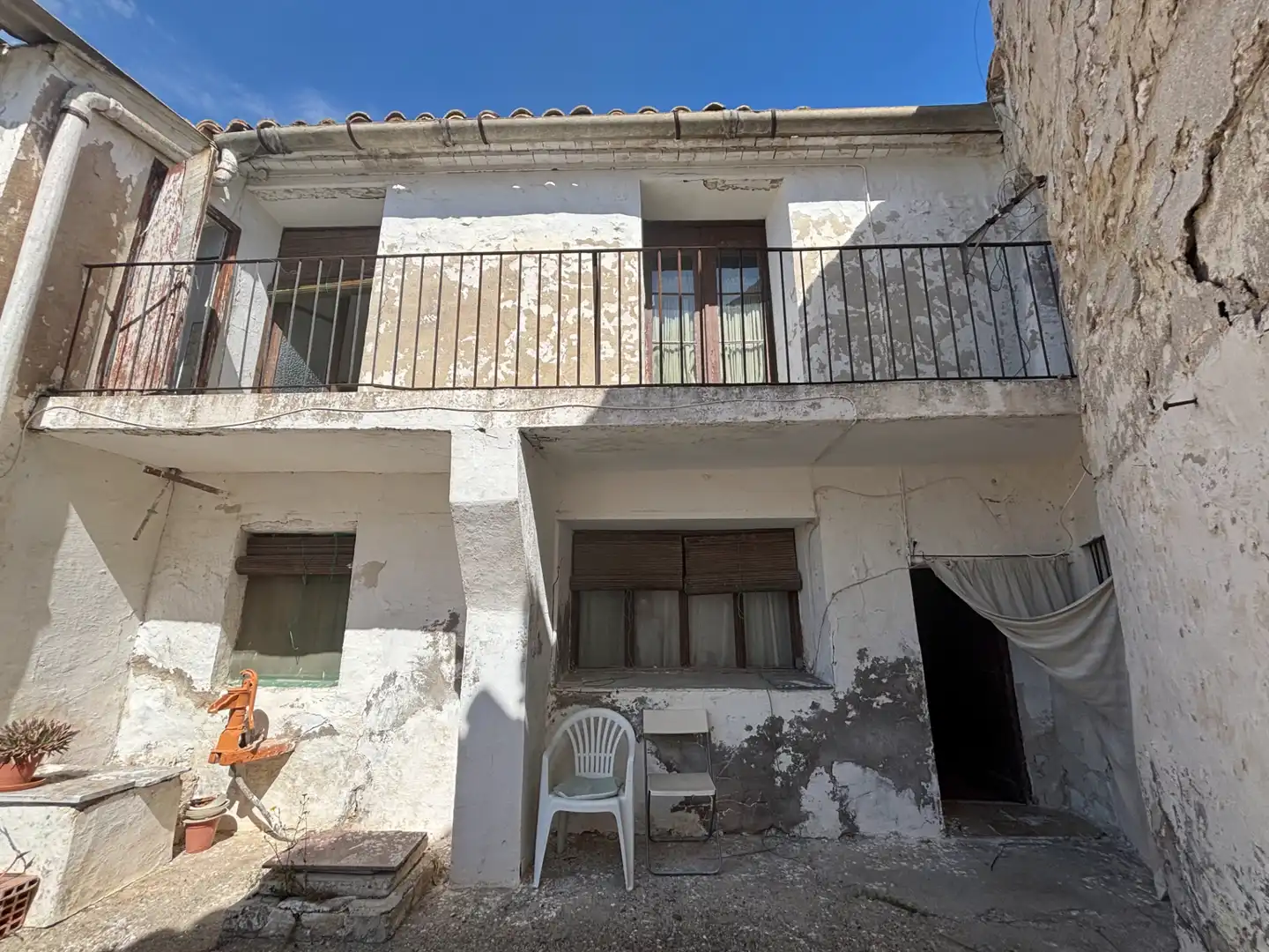 Vista exterior de Casa o xalet en venda en Monegrillo amb Jardí privat, Terrassa i Moblat