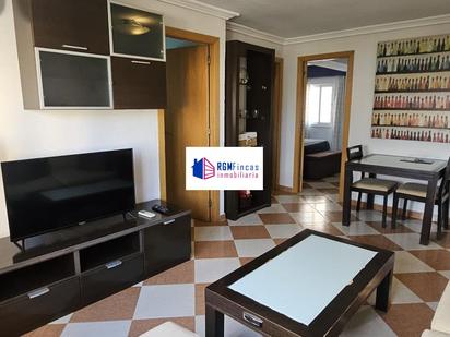 Living room of Flat to rent in  Sevilla Capital  with Air Conditioner, Heating and Storage room