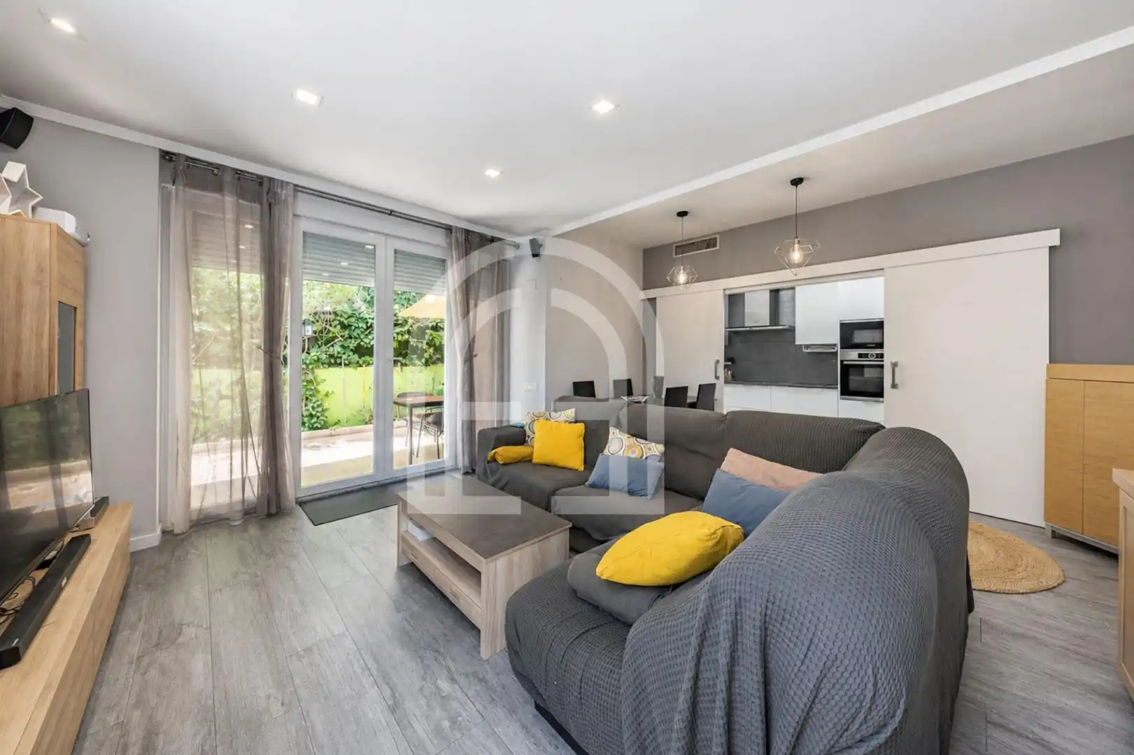 Sala de estar de Piso en venta en Montgat con Aire acondicionado, Jardín privado y Terraza