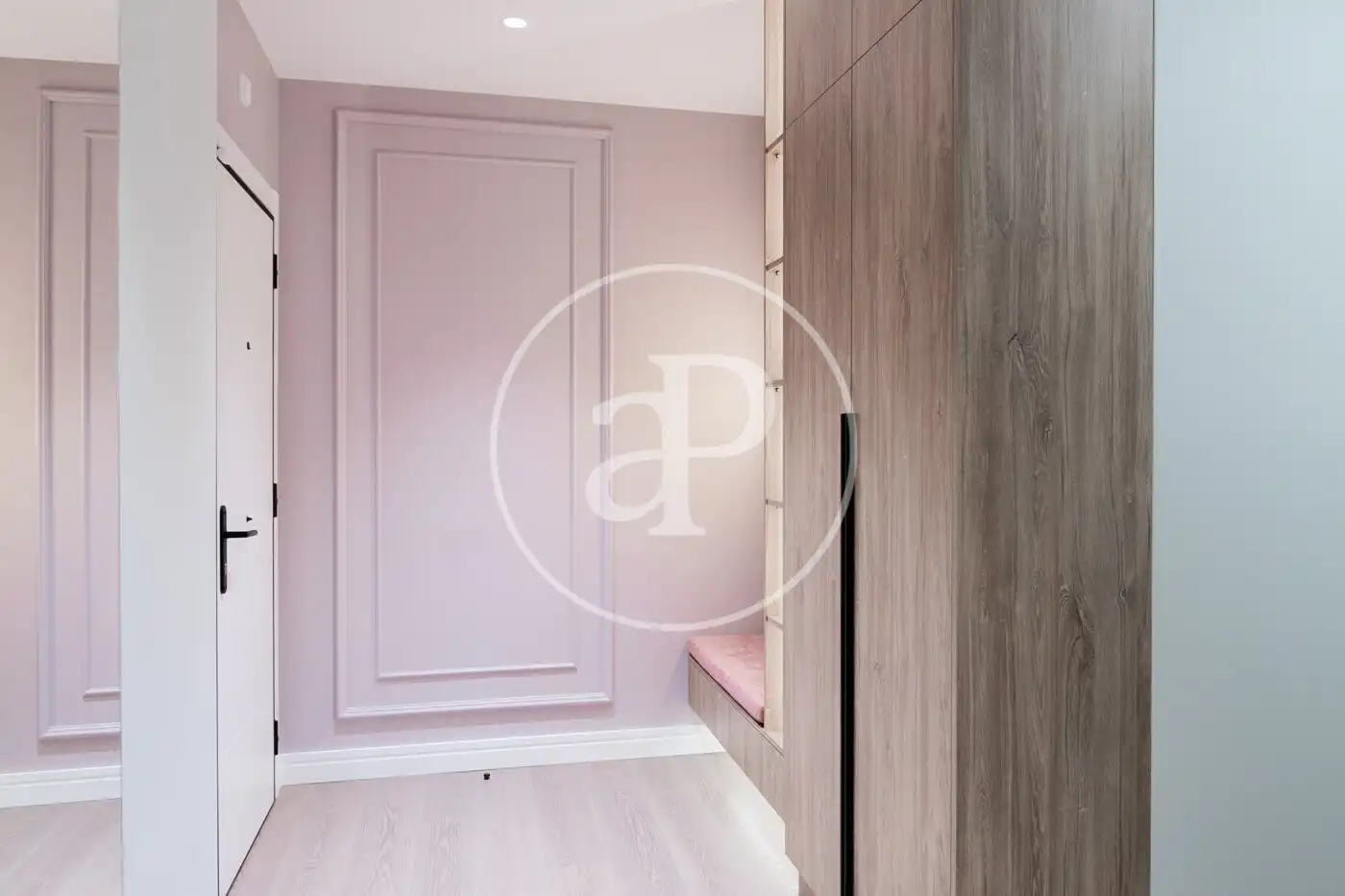 Schlafzimmer von Wohnung zum Verkauf in Barcelona mit Klimaanlage, Heizung und Balkon