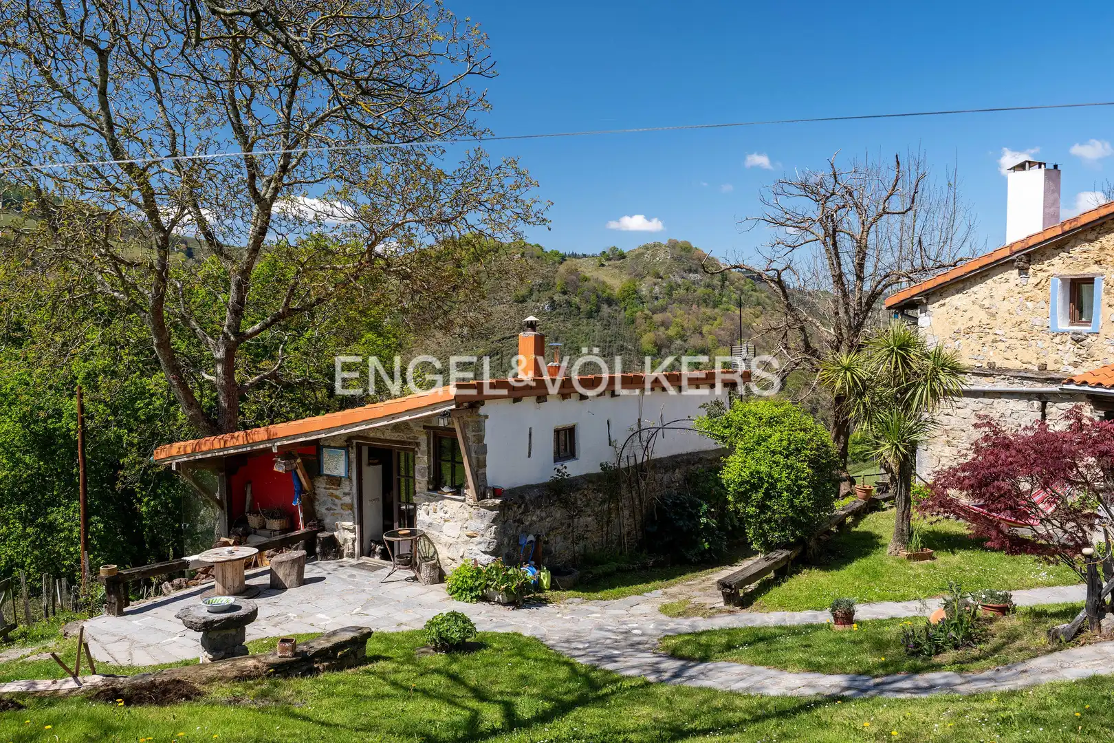 Vista exterior de Casa o chalet en venta en Errezil con Calefacción, Jardín privado y Terraza