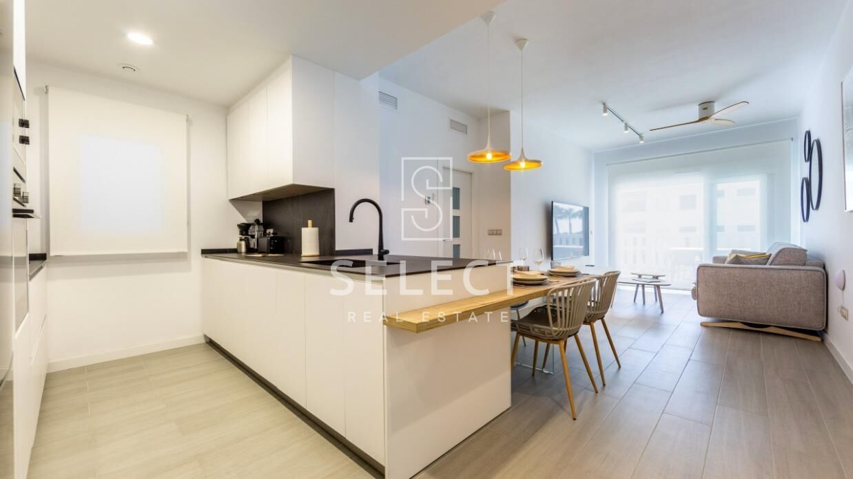 Cuina de Apartament en venda en Motril amb Aire condicionat, Terrassa i Moblat