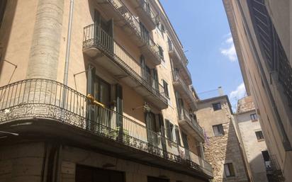 Exterior view of Flat for sale in Girona Capital  with Heating, Parquet flooring and Balcony