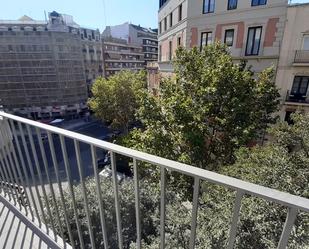 Exterior view of Flat to rent in  Barcelona Capital  with Air Conditioner and Terrace