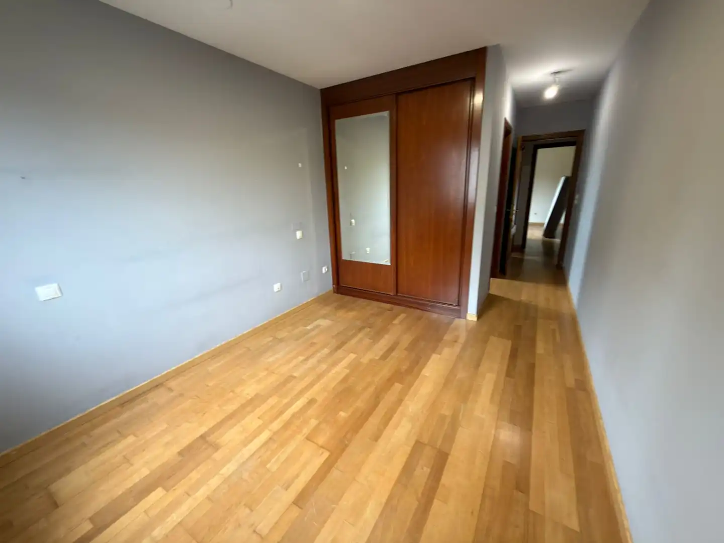 Habitación de Piso en venta en Pontevedra Capital  con Calefacción, Parquet y Trastero