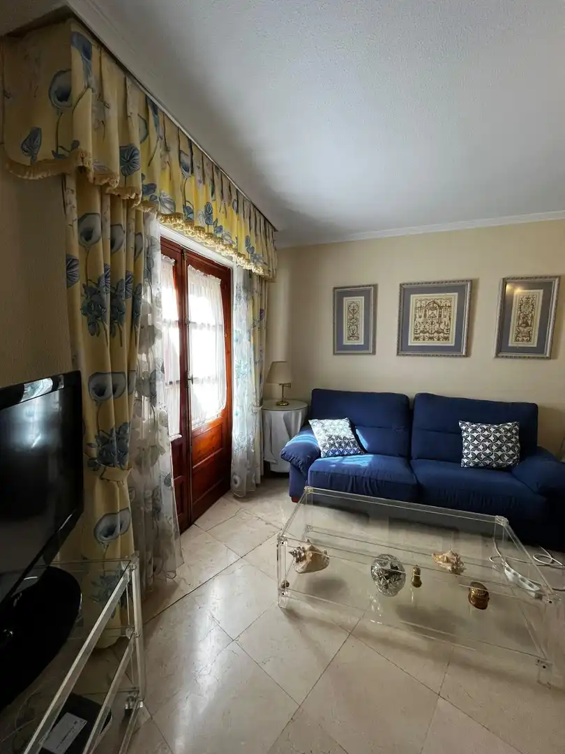 Living room of Flat for sale in Sevilla  with Air Conditioner, Heating and Storage room