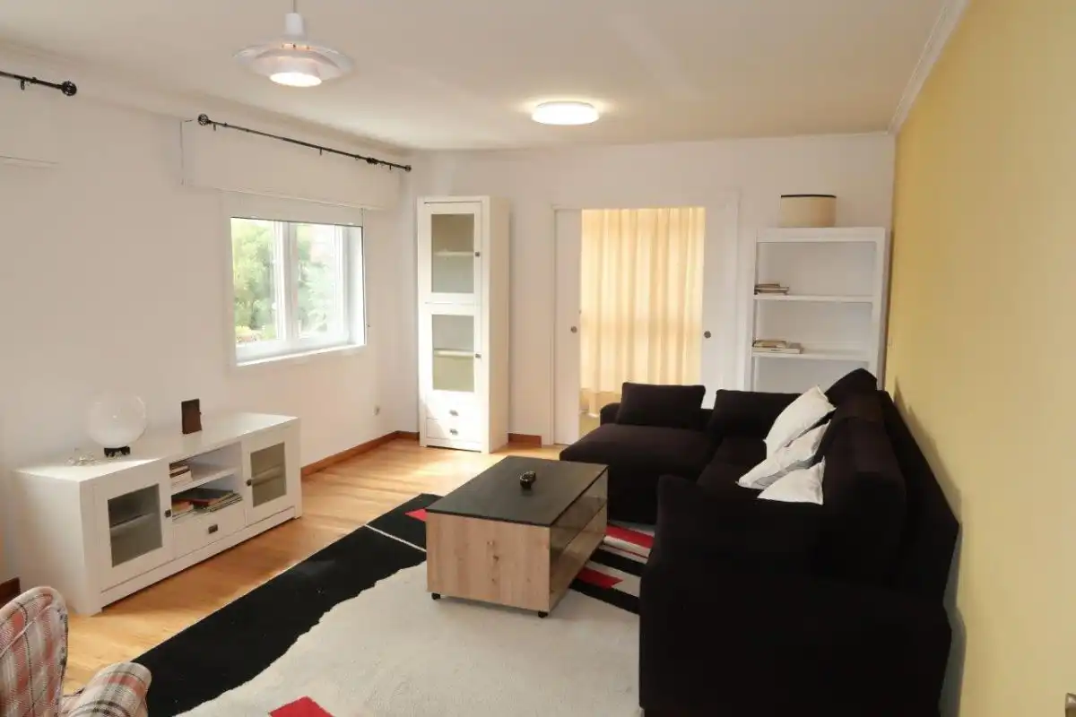 Wohnung zur Miete in Pasaje al Burgo, Eirís