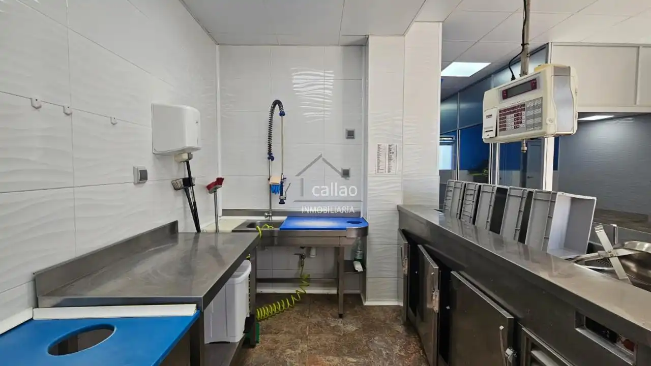 Business premises for sale in A Malata - Catabois - Ciudad Jardín, imagen 5