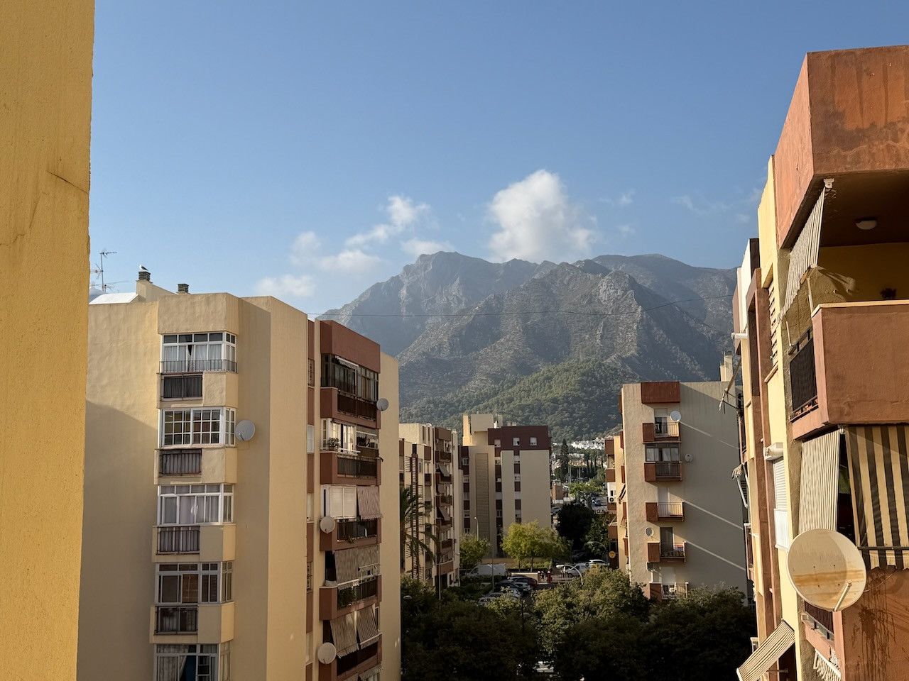 Exterior view of Apartment for sale in Marbella  with Terrace, Furnished and Balcony