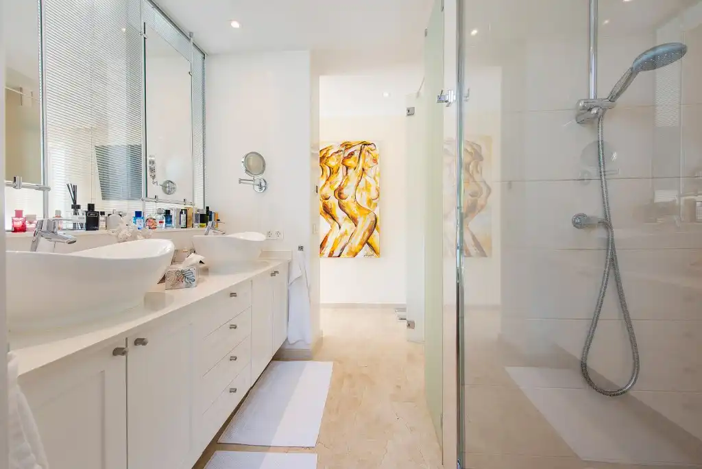 Bathroom of Houses for sale in Calvià  with Air Conditioner, Private garden and Terrace