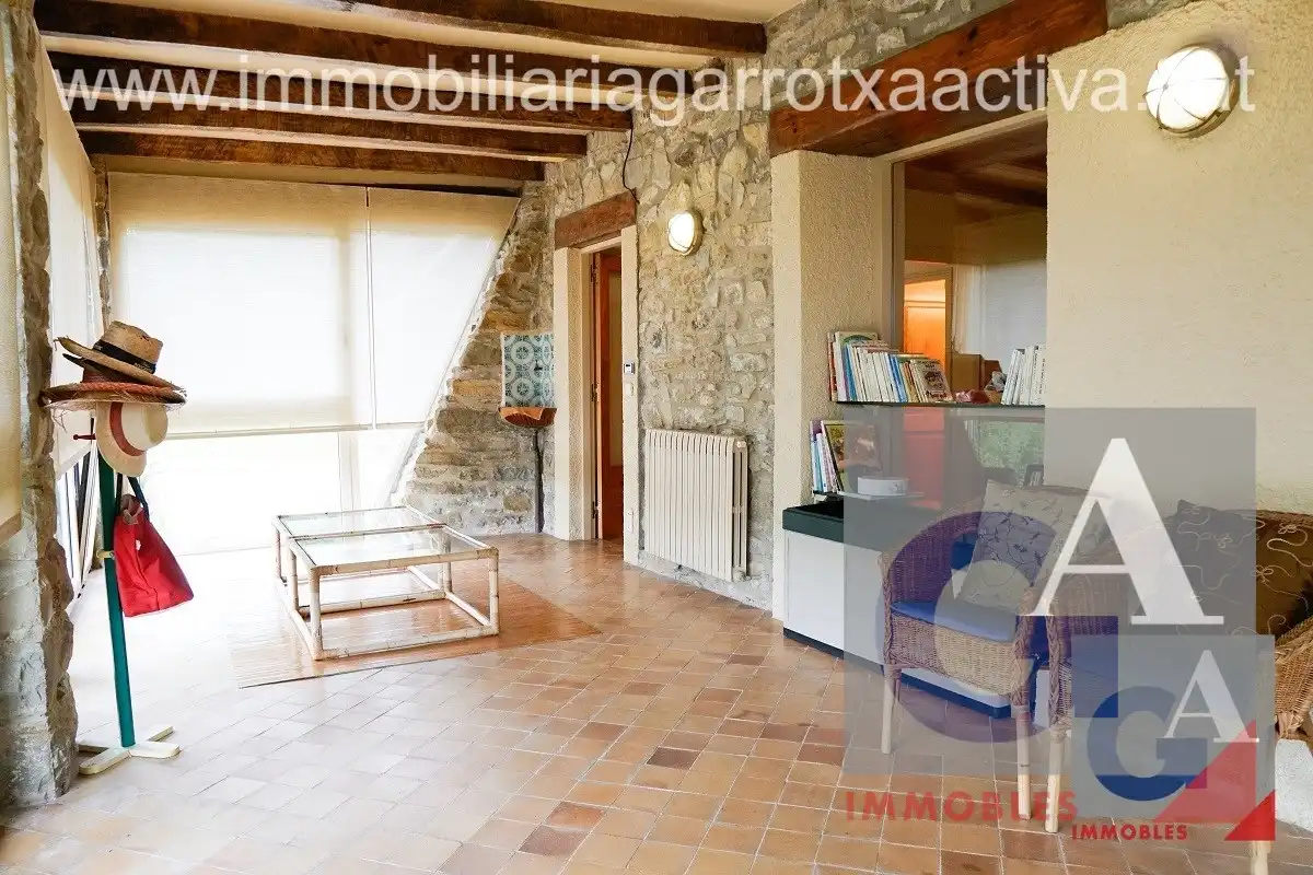 Casa rústica amb terrassa en venda a Sant Joan Les Fonts, imagen 35