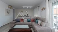 Sala d'estar de Pis en venda en Alhaurín El Grande amb Balcó