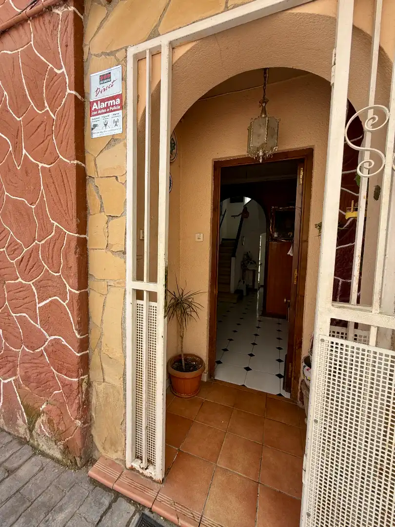 Casa adosada en venta en Barcelona con Calefacción, Terraza y Balcón