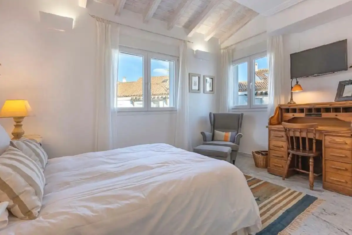 Schlafzimmer von Wohnung zum Verkauf in Marbella mit Klimaanlage, Heizung und Schwimmbad