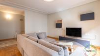 Sala d'estar de Pis en venda en Gijón  amb Calefacció, Parquet i Terrassa
