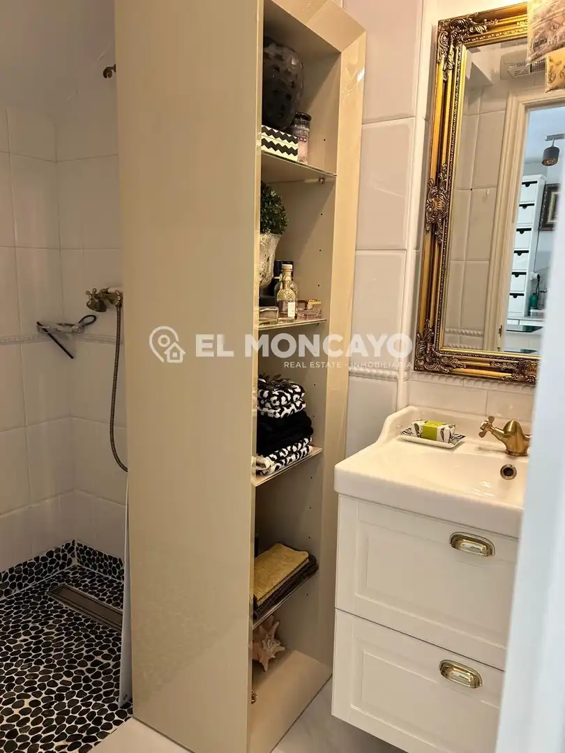 Bany de Casa adosada en venda en Orihuela amb Aire condicionat, Calefacció i Jardí privat