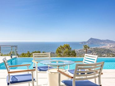 Detached house with balcony for sale in Altea Hills