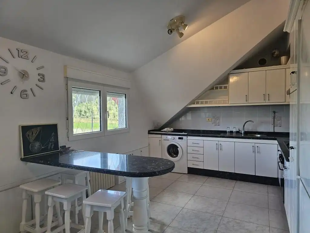 Cuina de Casa o xalet en venda en Boiro amb Calefacció, Parquet i Terrassa